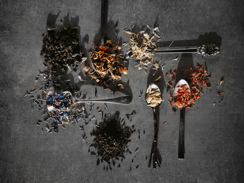 In Pursuit of Perfect Brew: Teabags vs. Loose Leaf Tea